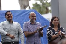 La lluvia no pudo detener la alegría de los estudiantes y trabajadores del Centro Universitario de la Costa Sur (CUCSur), quienes desde temprano llegaron a su escuela para celebrar un festival por los 30 años de la Red Universitaria de la Universidad de Guadalajara (UdeG).     Para conmemorar las tres décadas de la creación de la red, el CUCSur albergó actividades lúdicas para alumnos y trabajadores, y se plantó un árbol en honor al licenciado Raúl Padilla López, uno de los principales impulsores de la refo